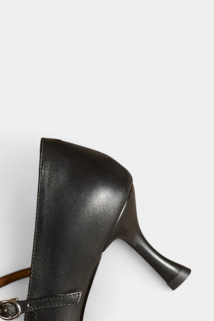 Zulema Tacones T-Bar Elegantes con Acabado Liso