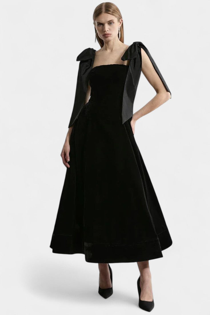 Ajla Vestido Midi de Terciopelo sin Tirantes con Lazo