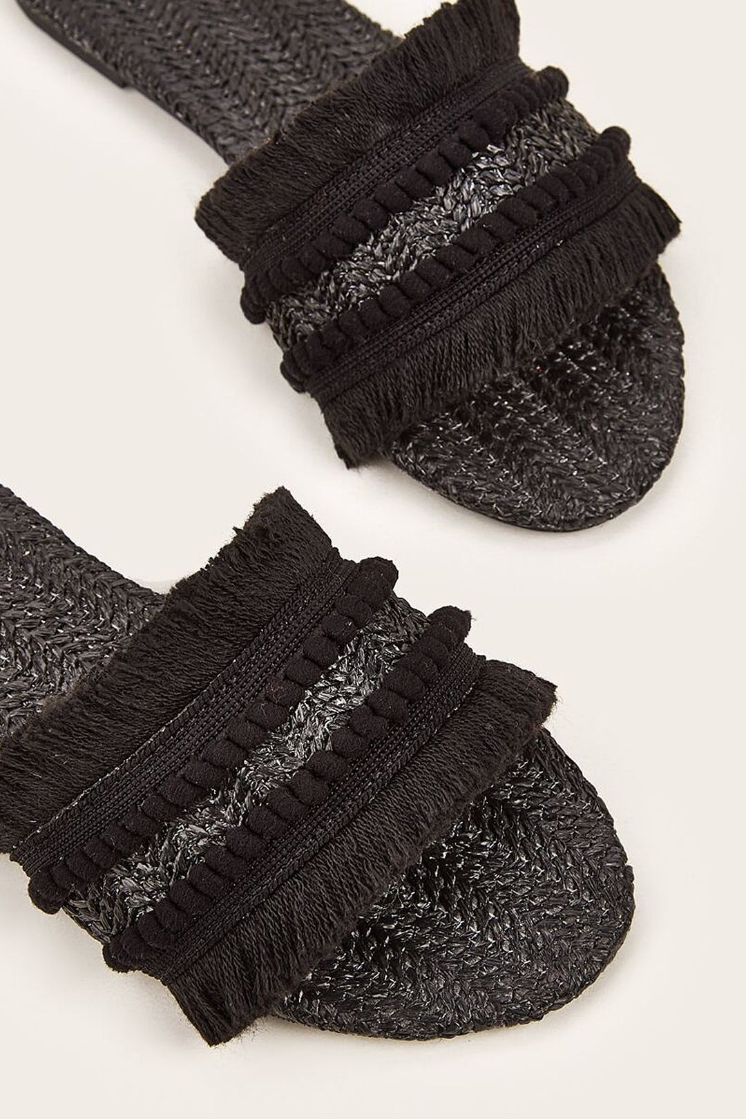 Zapatillas con Flecos