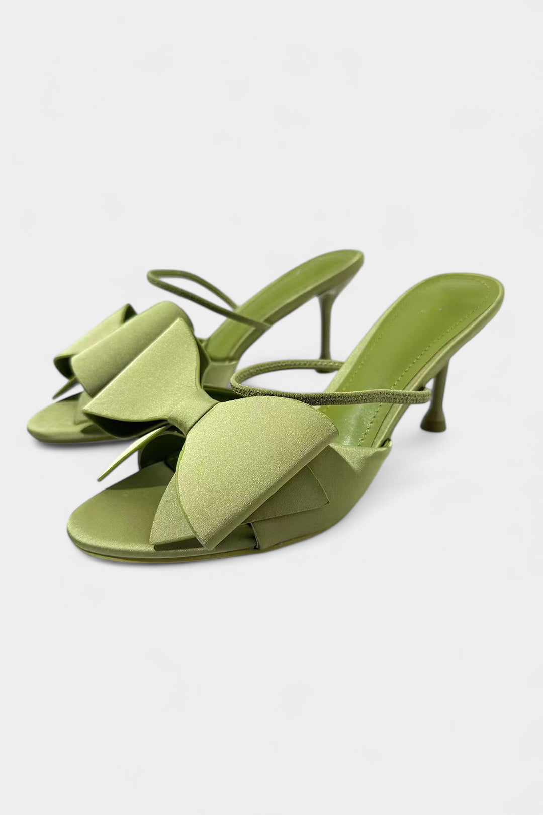 Tacones Puntiagudos de Cuero Sintético