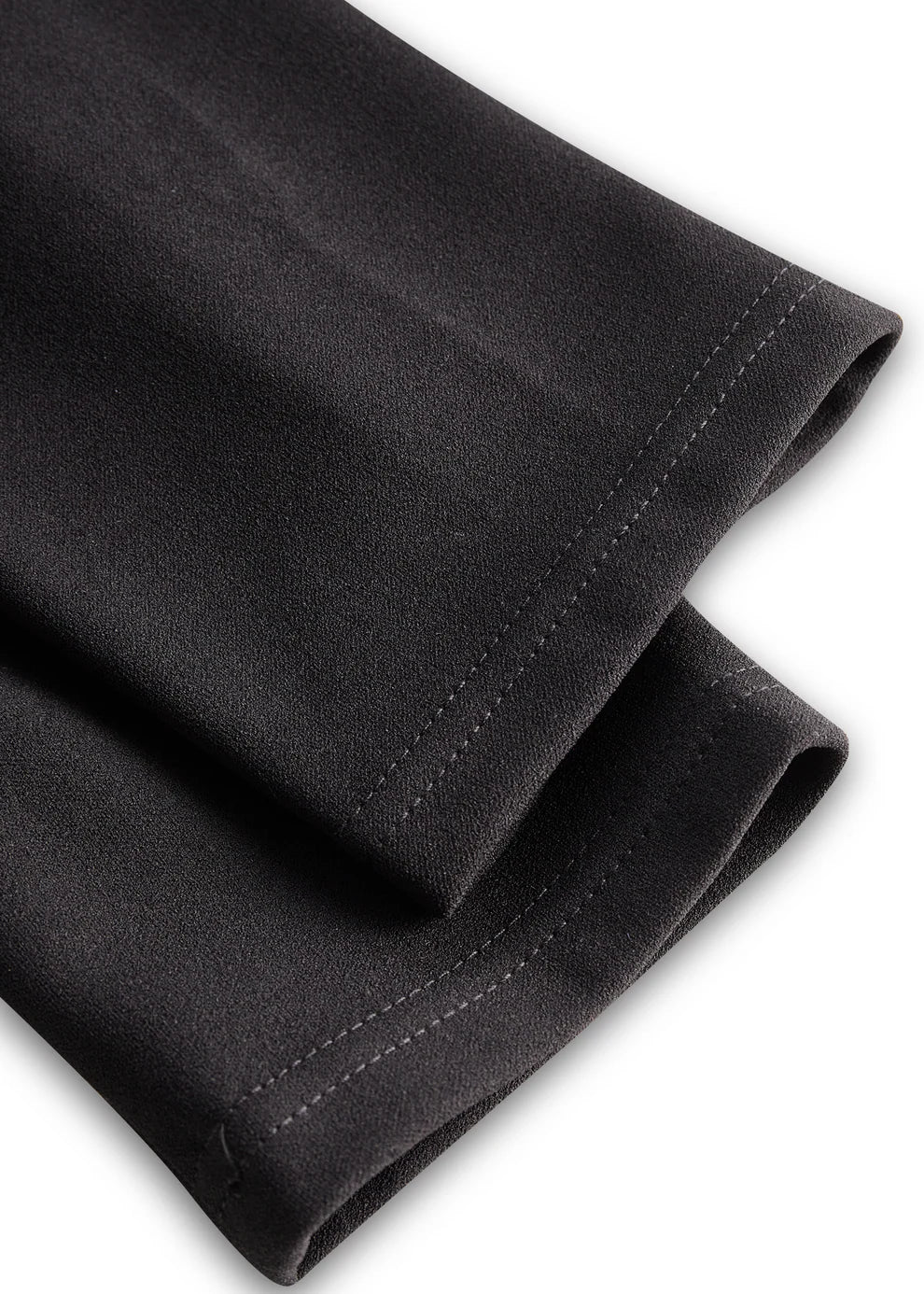 Naomi | Vestido negro refinado con cinturón