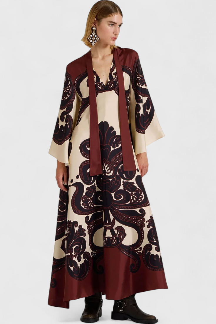 Maritza Vestido Largo con Cuello Alto y Estampado de Grenadilla