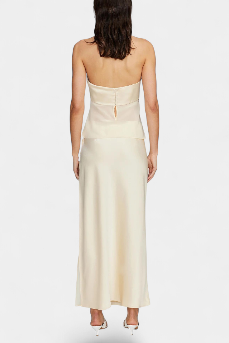 Fjorela Conjunto de Falda Midi Sin Tirantes de Mantequilla