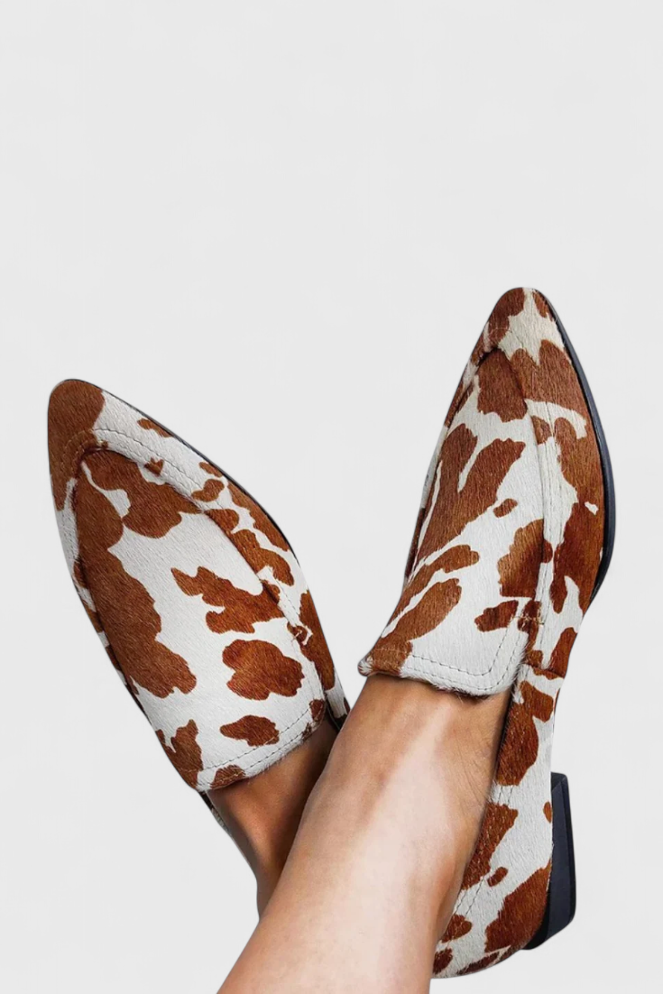 Grecia Loafers de Cuero con Tacón Bajo y Punta Afilada