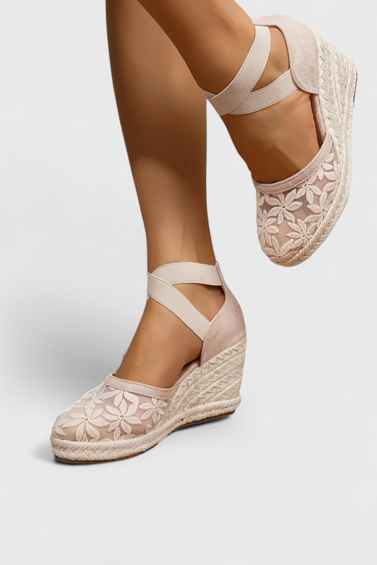 Phylis Sandalias Ortopédicas con Malla Floral y Plataforma de Talón