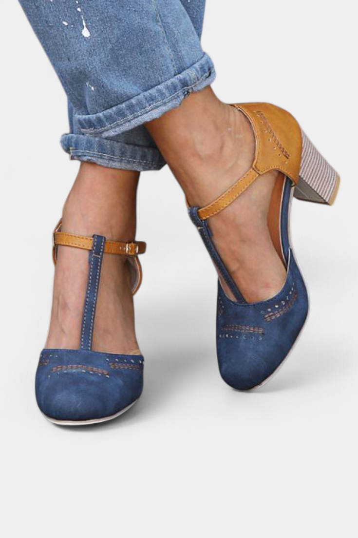 Mira Tacones de Bloque con Correa en T y Detalle Perforado