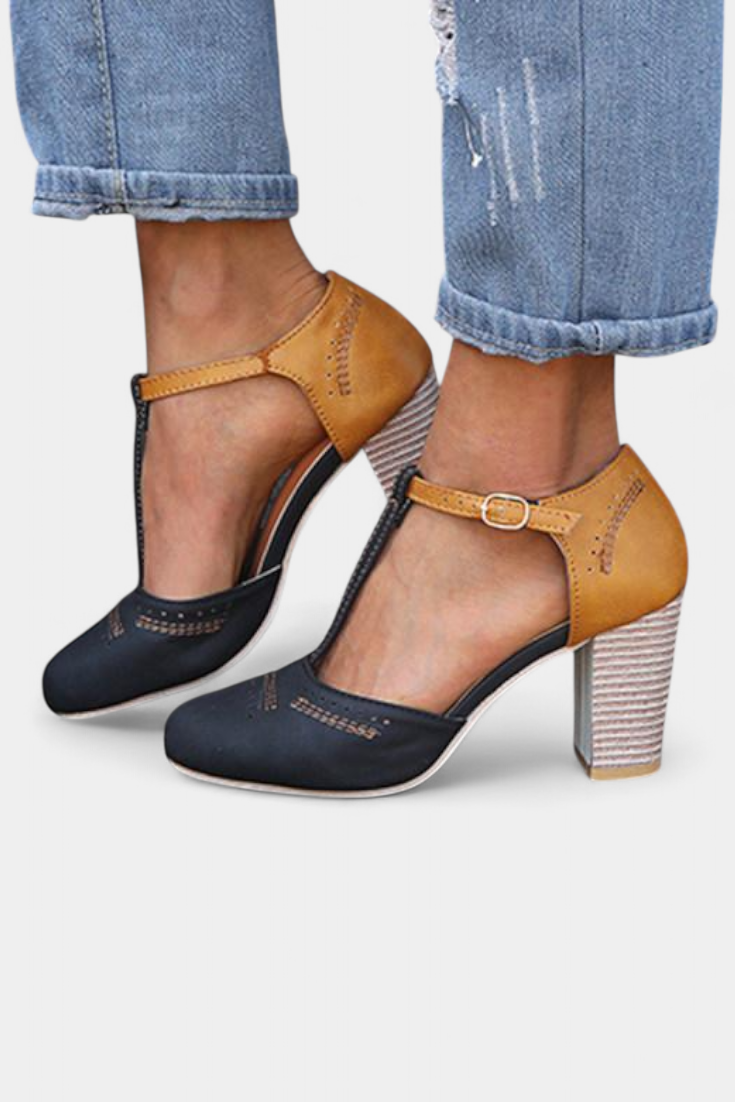 Mira Tacones de Bloque con Correa en T y Detalle Perforado