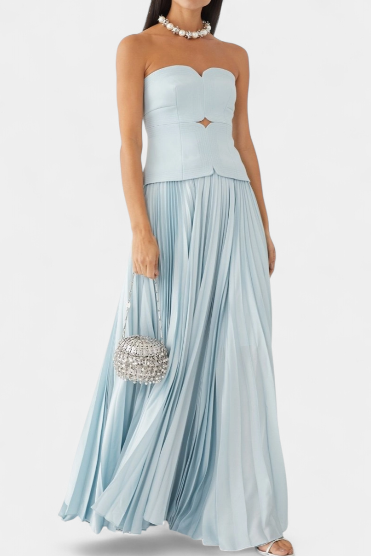 Clara Vestido Midi Plisado con Hombros Descubiertos