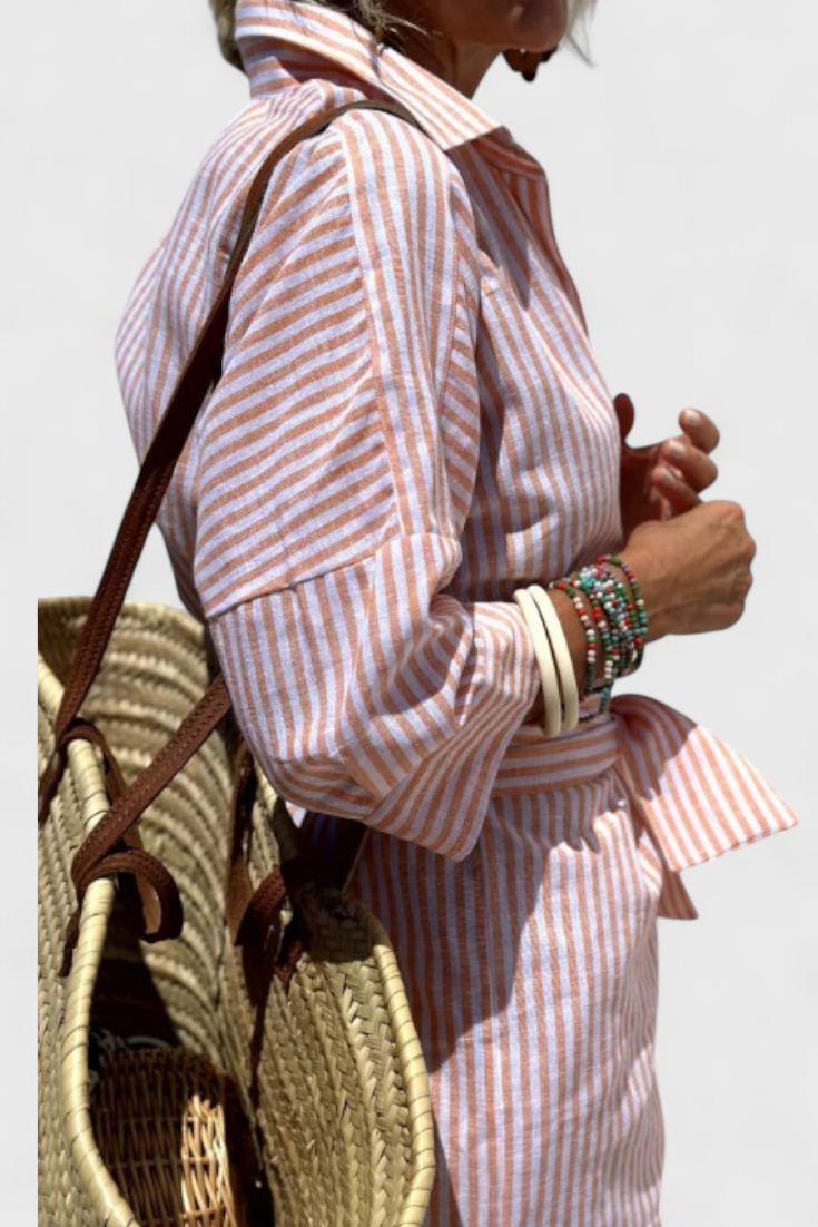 Sherlyn Vestido Camisero de Rayas con Estilo Atemporal