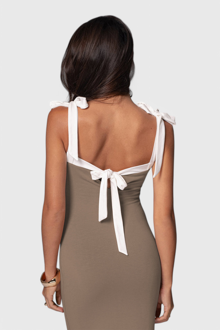 Sabine Vestido de Noche de Largo Completo con Tirantes de Lazo