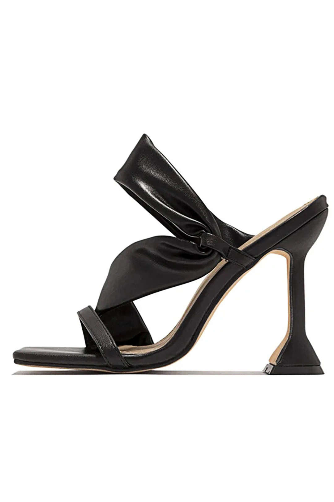 Sandalias de tacón alto con punta cuadrada arrugada metálica