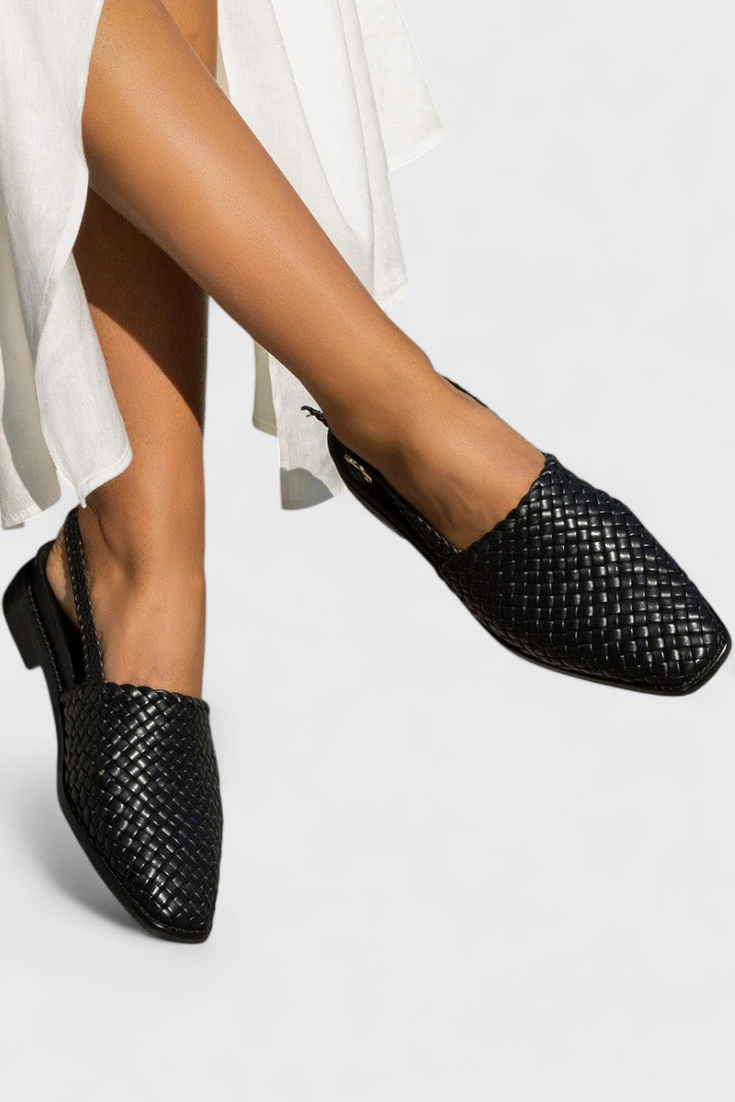 Isadora Mules Trenzados con Punta Fina y Correa Slingback