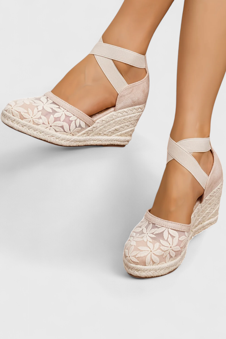 Phylis Sandalias Ortopédicas con Malla Floral y Plataforma de Talón