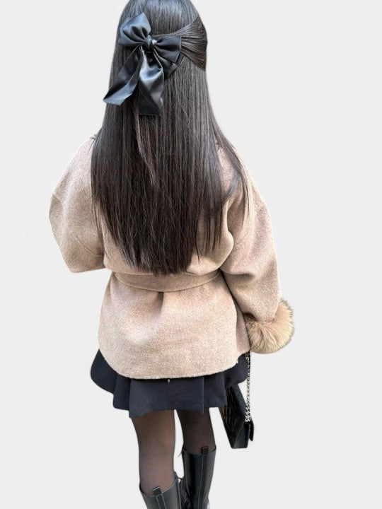 Giulia Abrigo Elegante con Detalles de Piel Ecológica